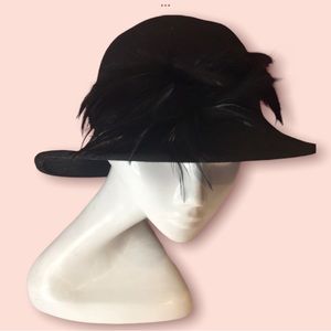 Vintage Black Wool 🌼HP🌼 Felt Hat With Feathers